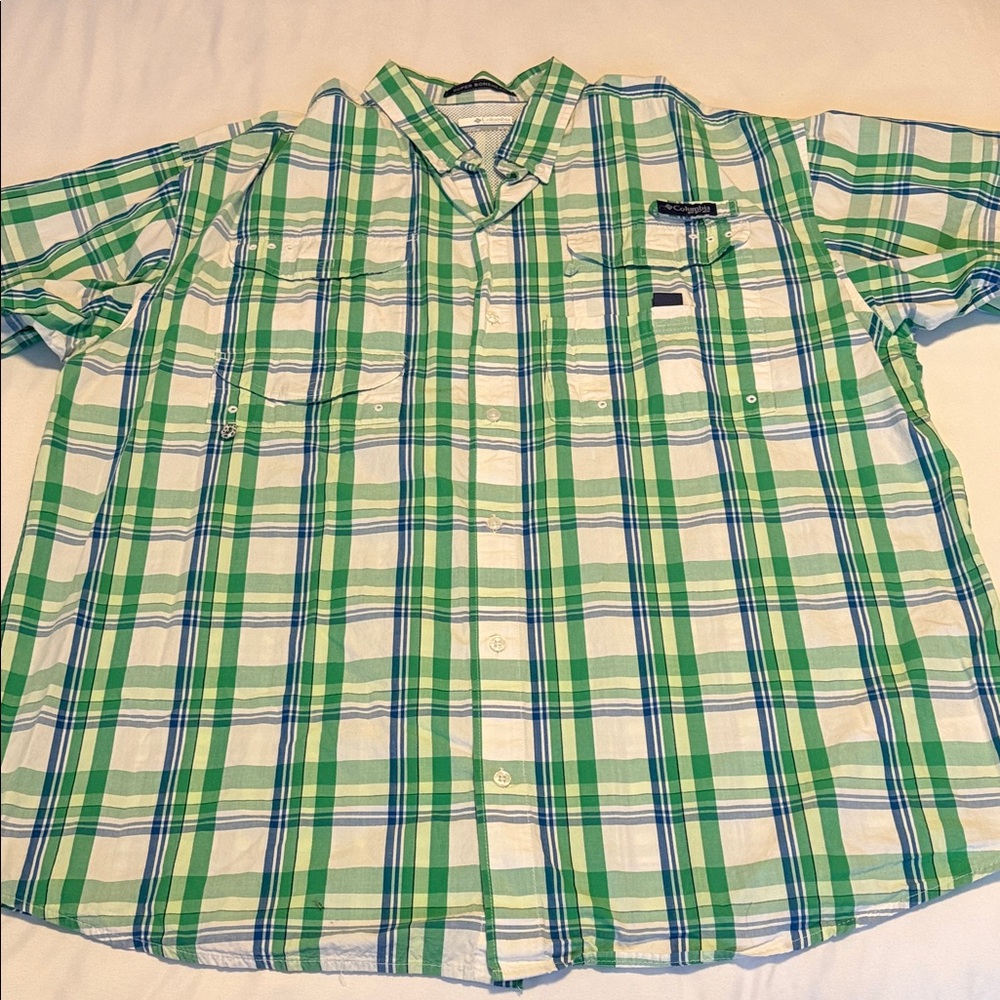 Columbia Omni Shade PFG Men's Green and Blue Checkered Shirt